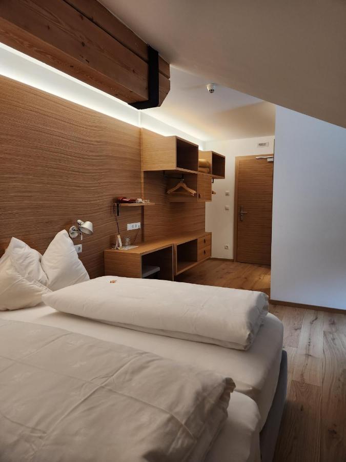 Hotel Dolomiten Dobbiaco Dış mekan fotoğraf