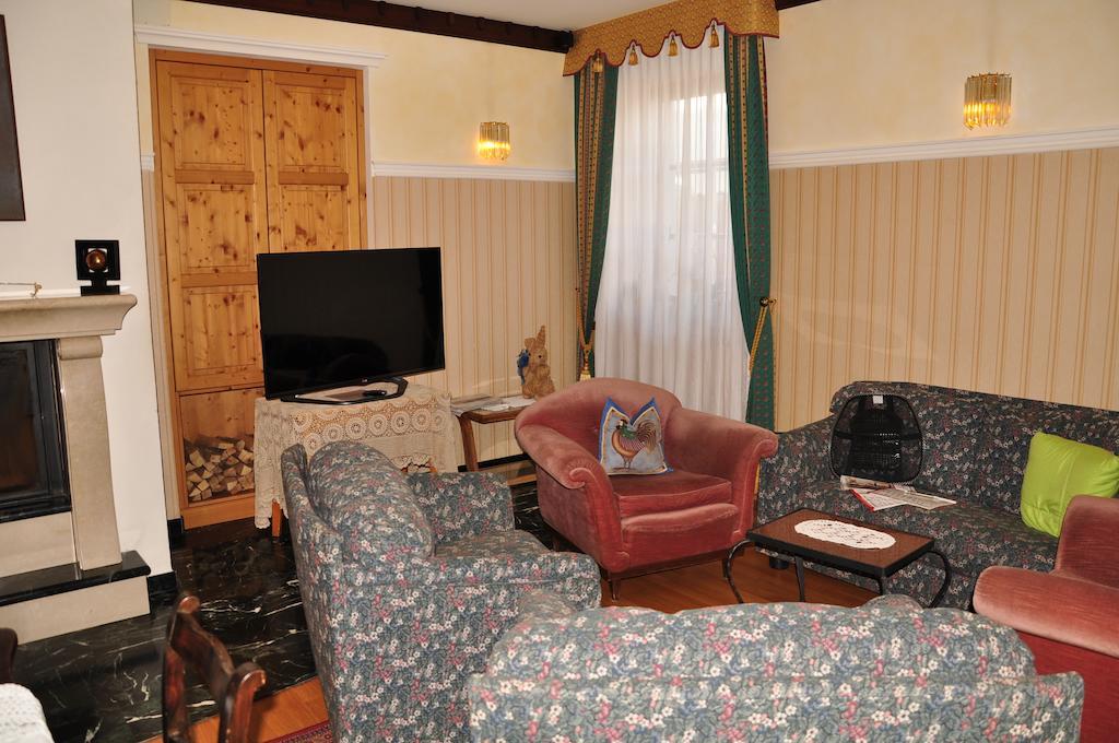Hotel Dolomiten Dobbiaco Dış mekan fotoğraf