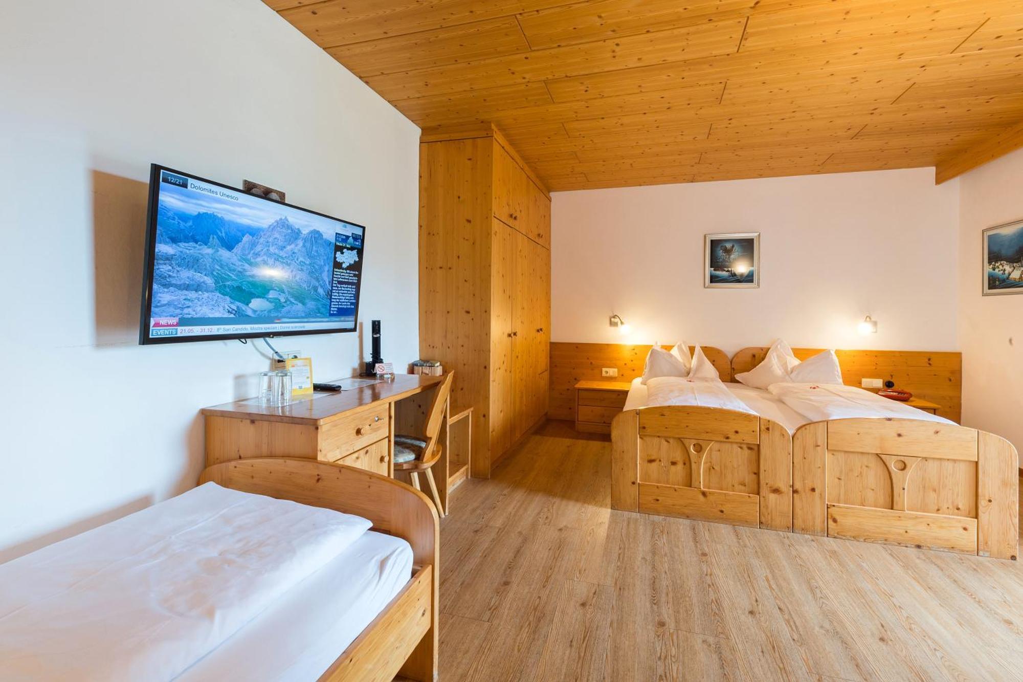 Hotel Dolomiten Dobbiaco Dış mekan fotoğraf