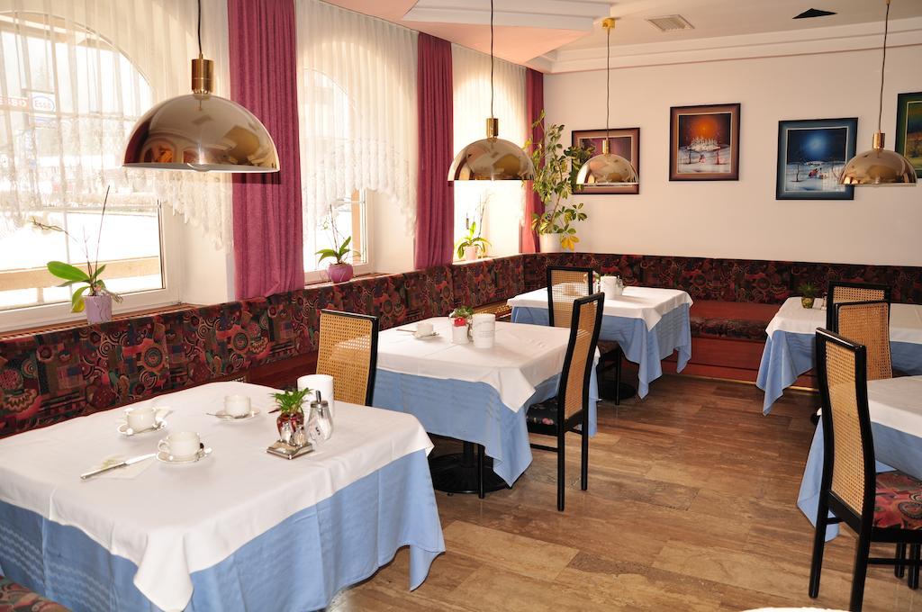 Hotel Dolomiten Dobbiaco Dış mekan fotoğraf