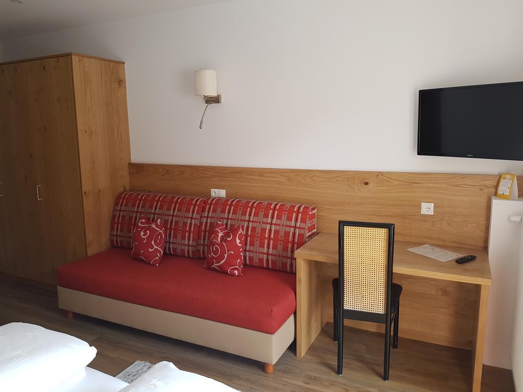Hotel Dolomiten Dobbiaco Dış mekan fotoğraf