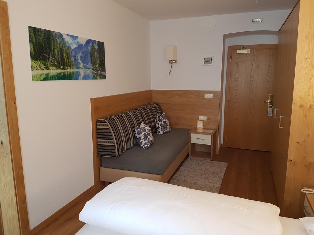 Hotel Dolomiten Dobbiaco Dış mekan fotoğraf