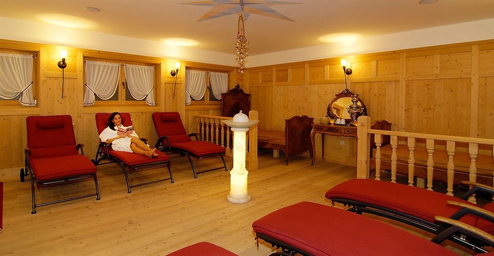 Hotel Dolomiten Dobbiaco Dış mekan fotoğraf